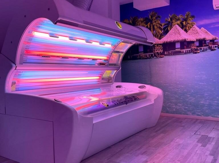 Studio Solarium ή Εναλλακτικές: Τι Δίνει Κάθε Επιλογή Μαυρίσματος